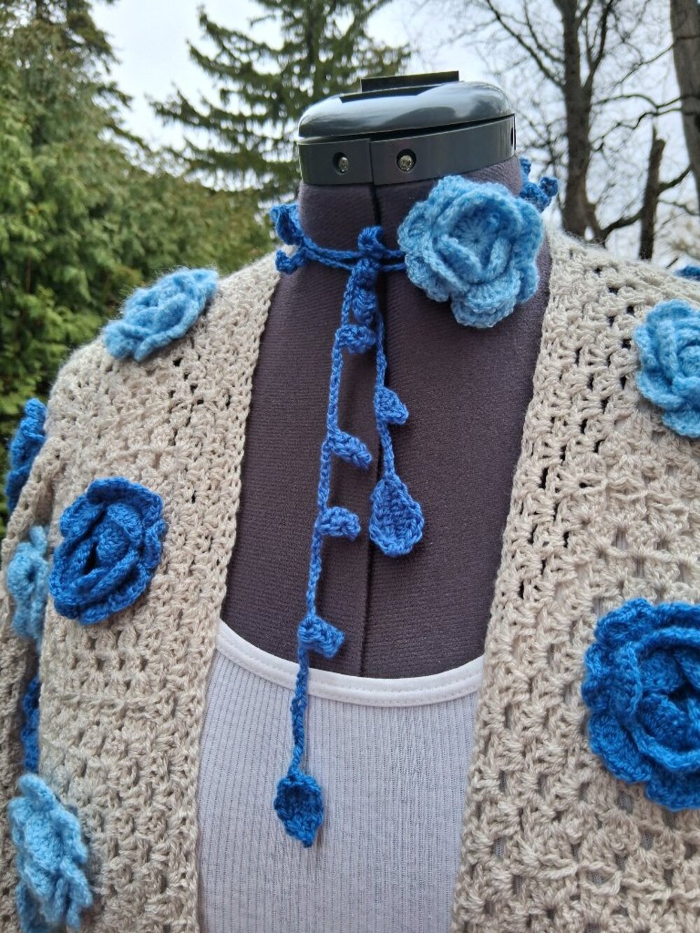 BOHO Blue 3D Floral Fringe Granny Square Sweater and Rose Wrap Choker M/L - Picture 4 of 11